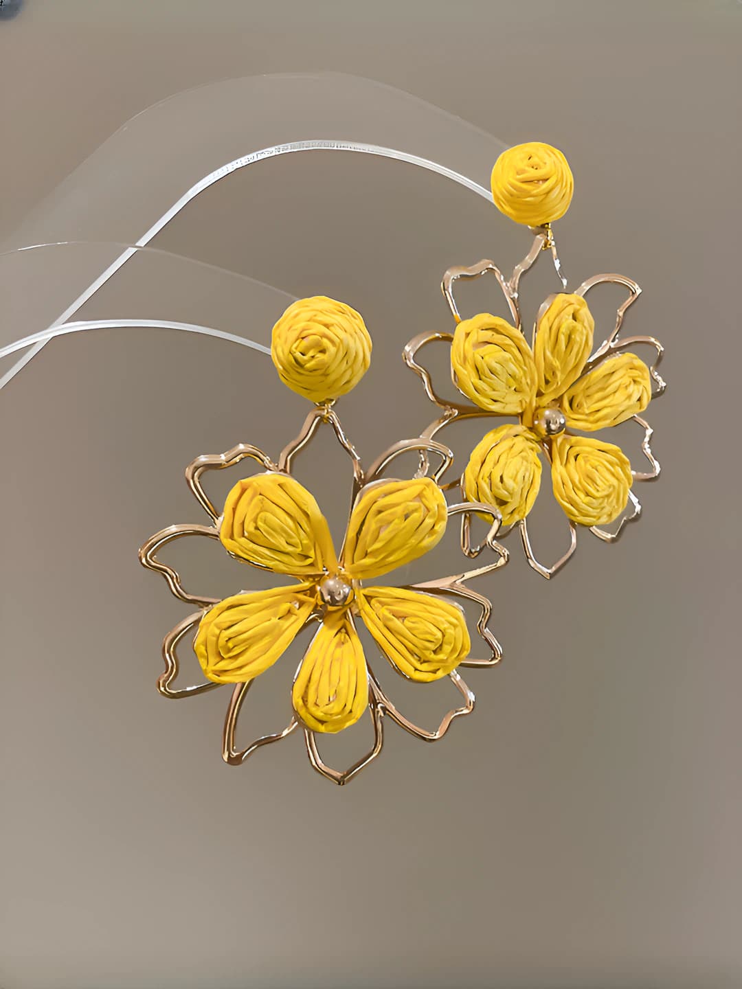 171# Silver - Gold-yellow flower