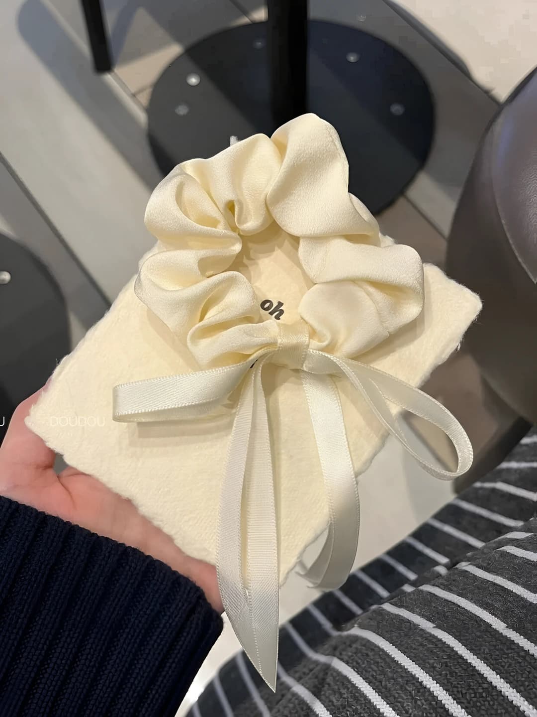White bow 9 cm