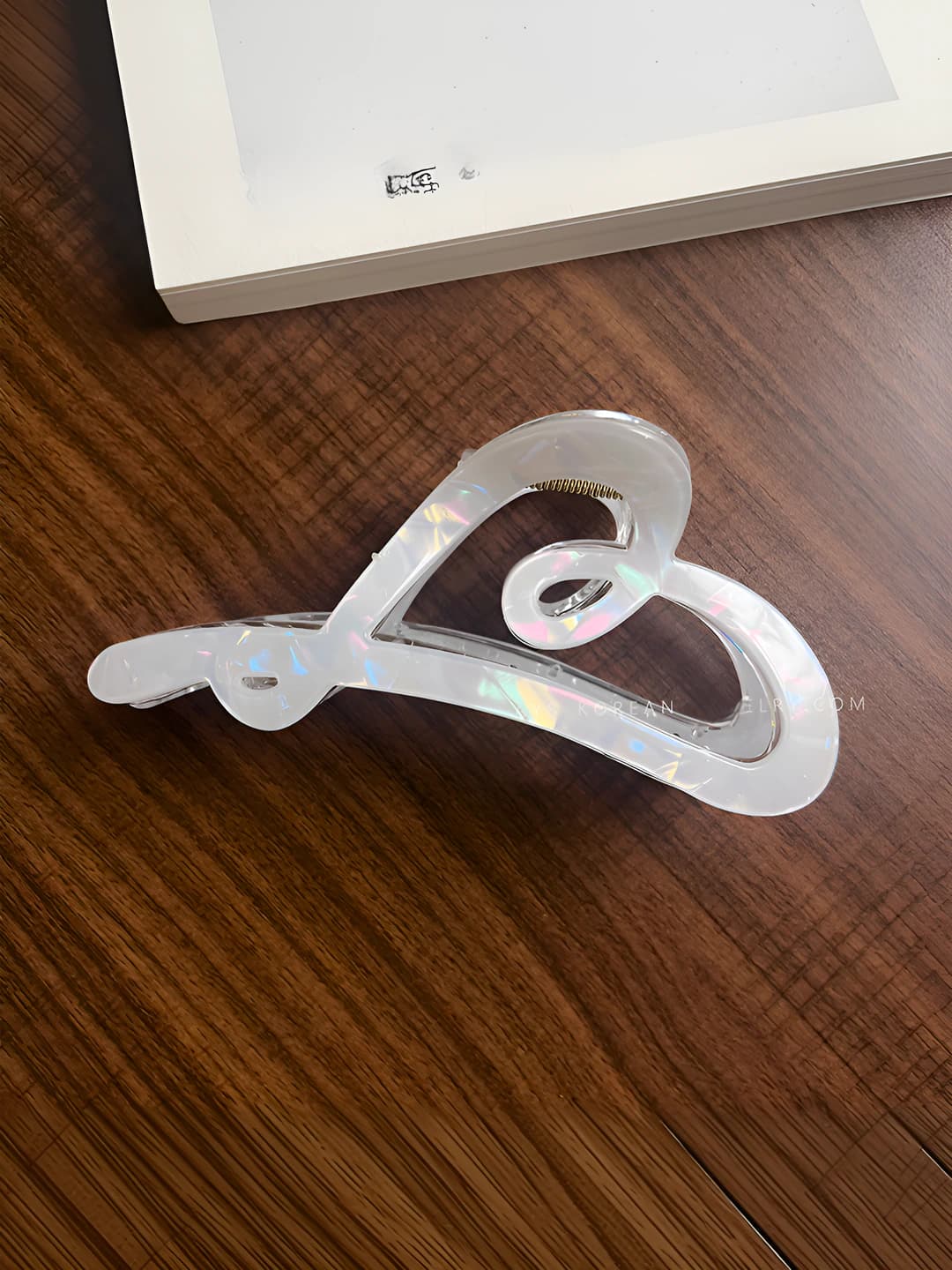 Heart Iridescent White