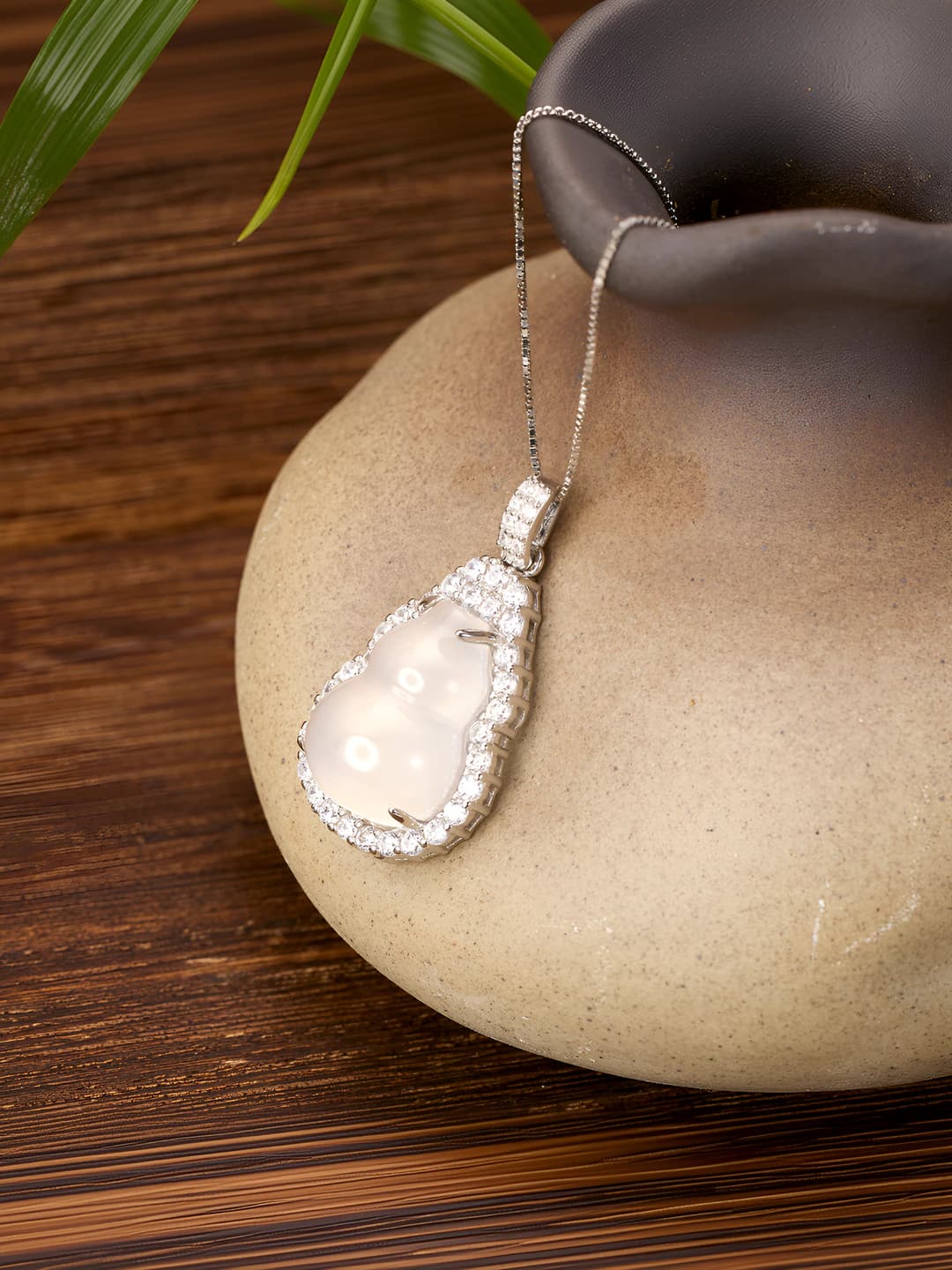 Gourd necklace with edge diamonds, white gold
