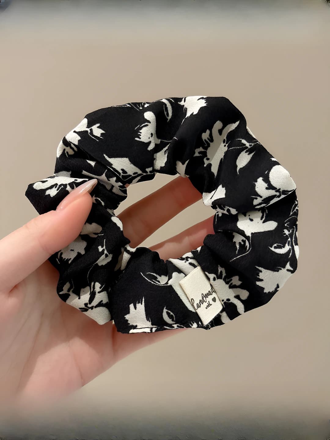 1# Large printed scrunchie: Black-white floral ~10cm