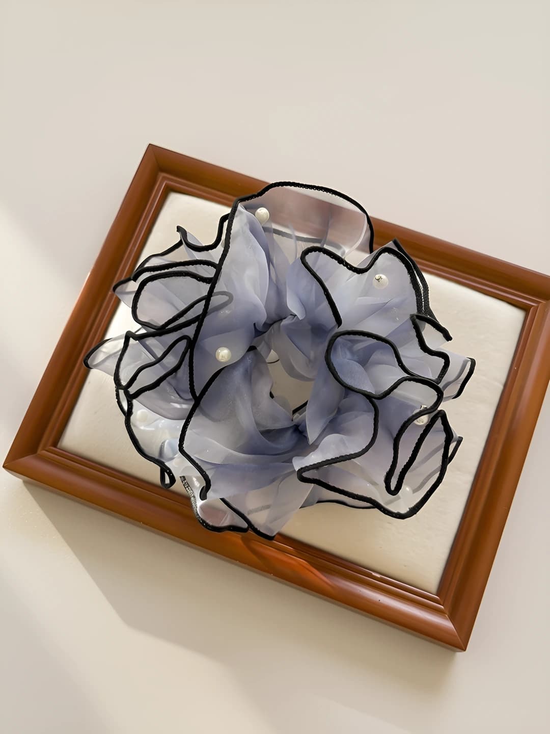 Grey-blue mesh pearl hair tie
