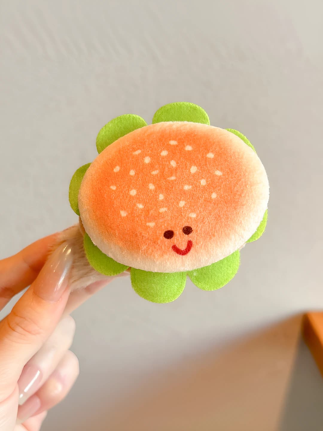 1# Burger hair clip - base ~7.3 cm, accessory ~7*6.5 cm