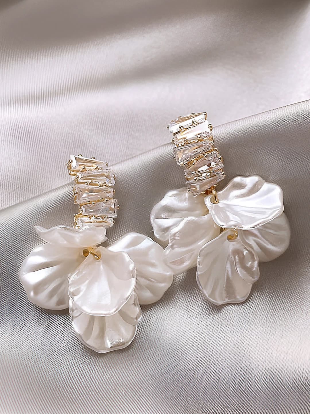 Shell flower earrings