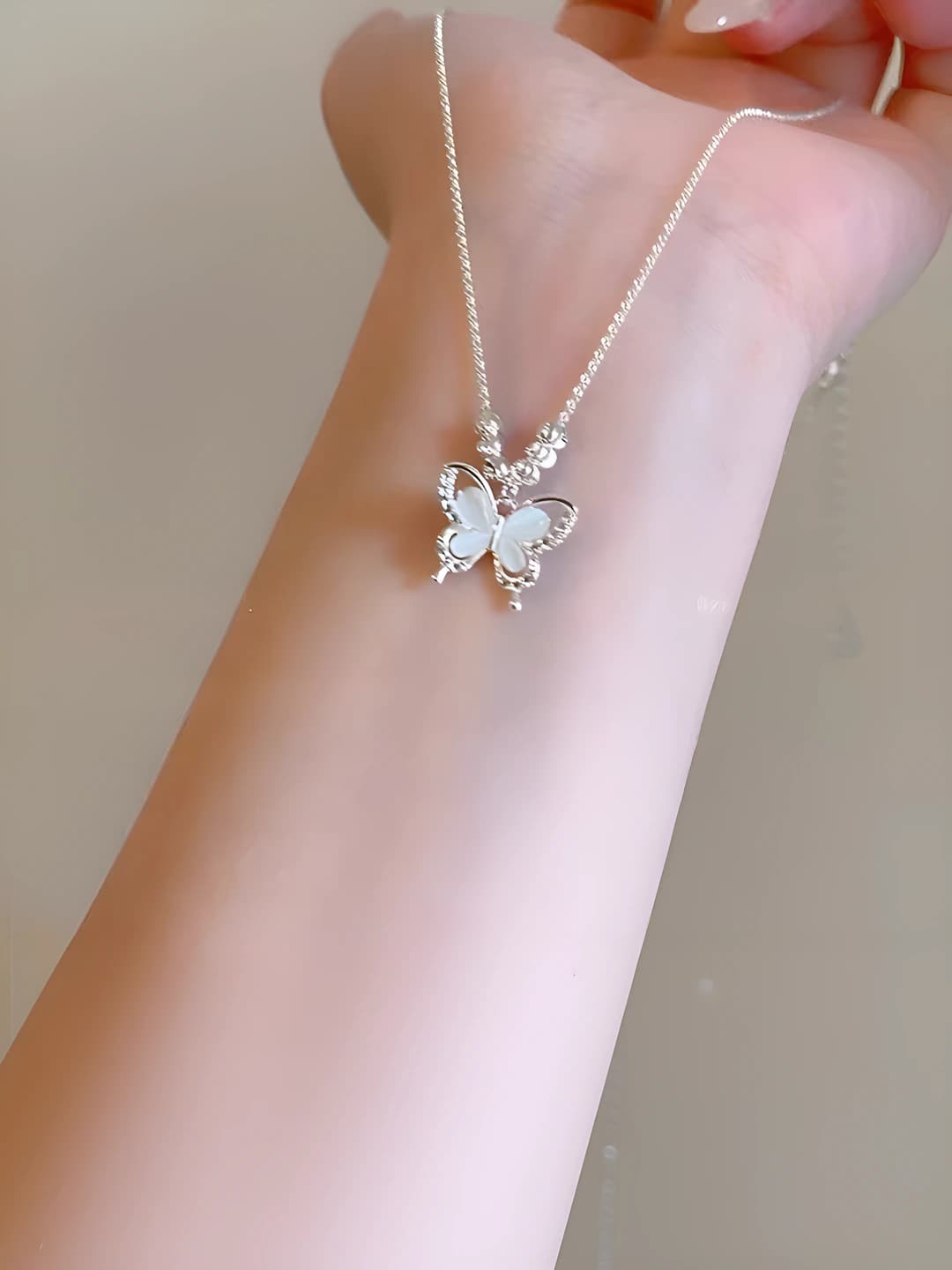 Women's butterfly cat's eye stone necklace, new Chinese style, light luxury, exclusive and versatile neck chain, delicate and high-end clavicle chain