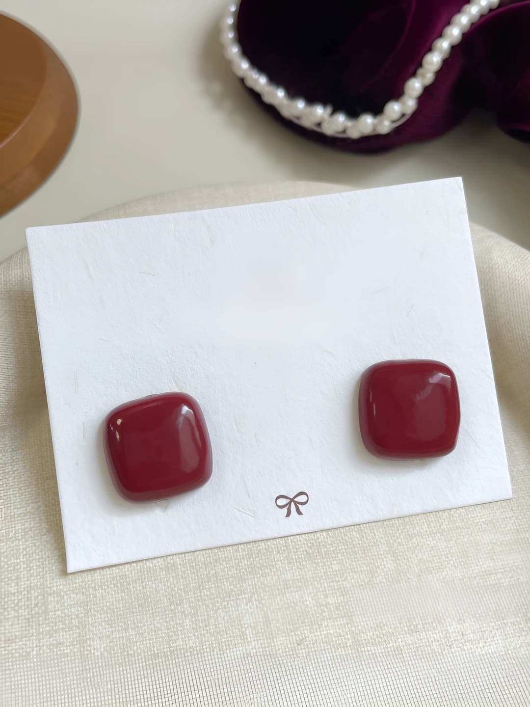 Ankora red small square