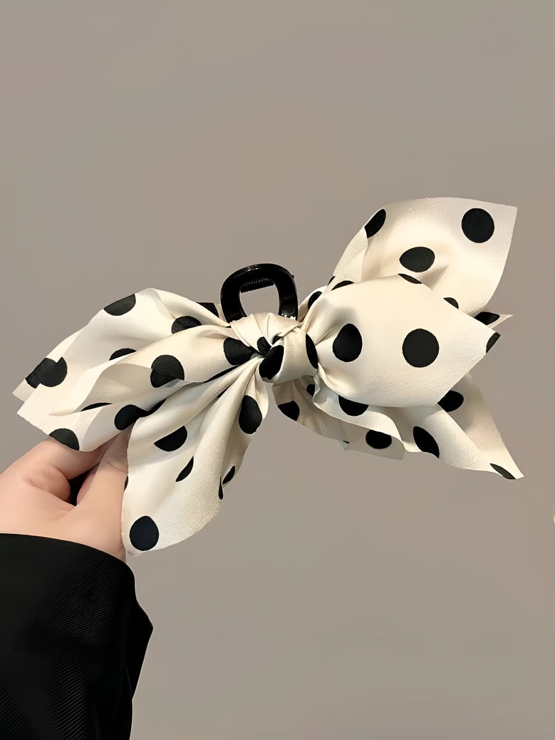 Polka dot bow clip [White]