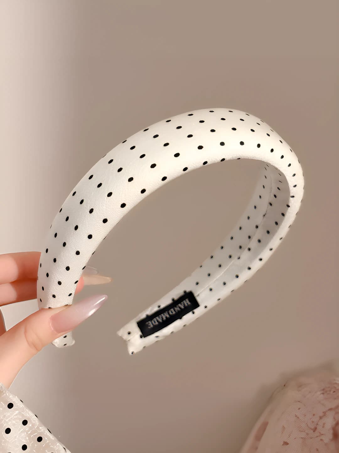 3# Off-white, polka dot, 3 cm
