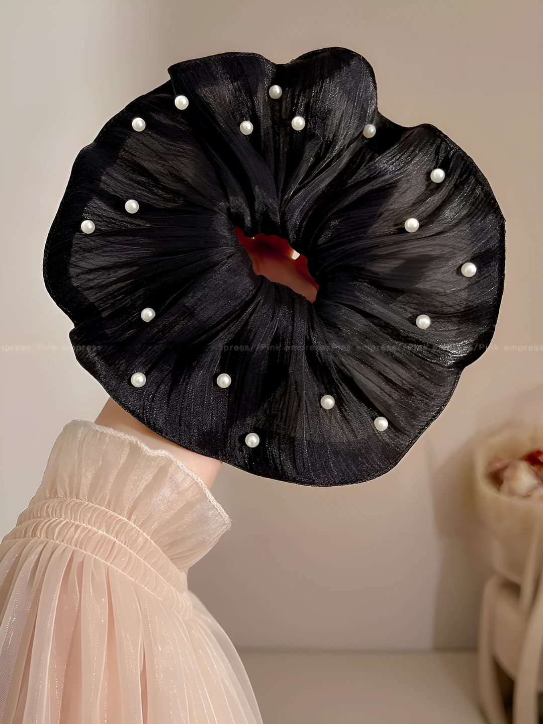 2# Black pearl ruffle 20 cm