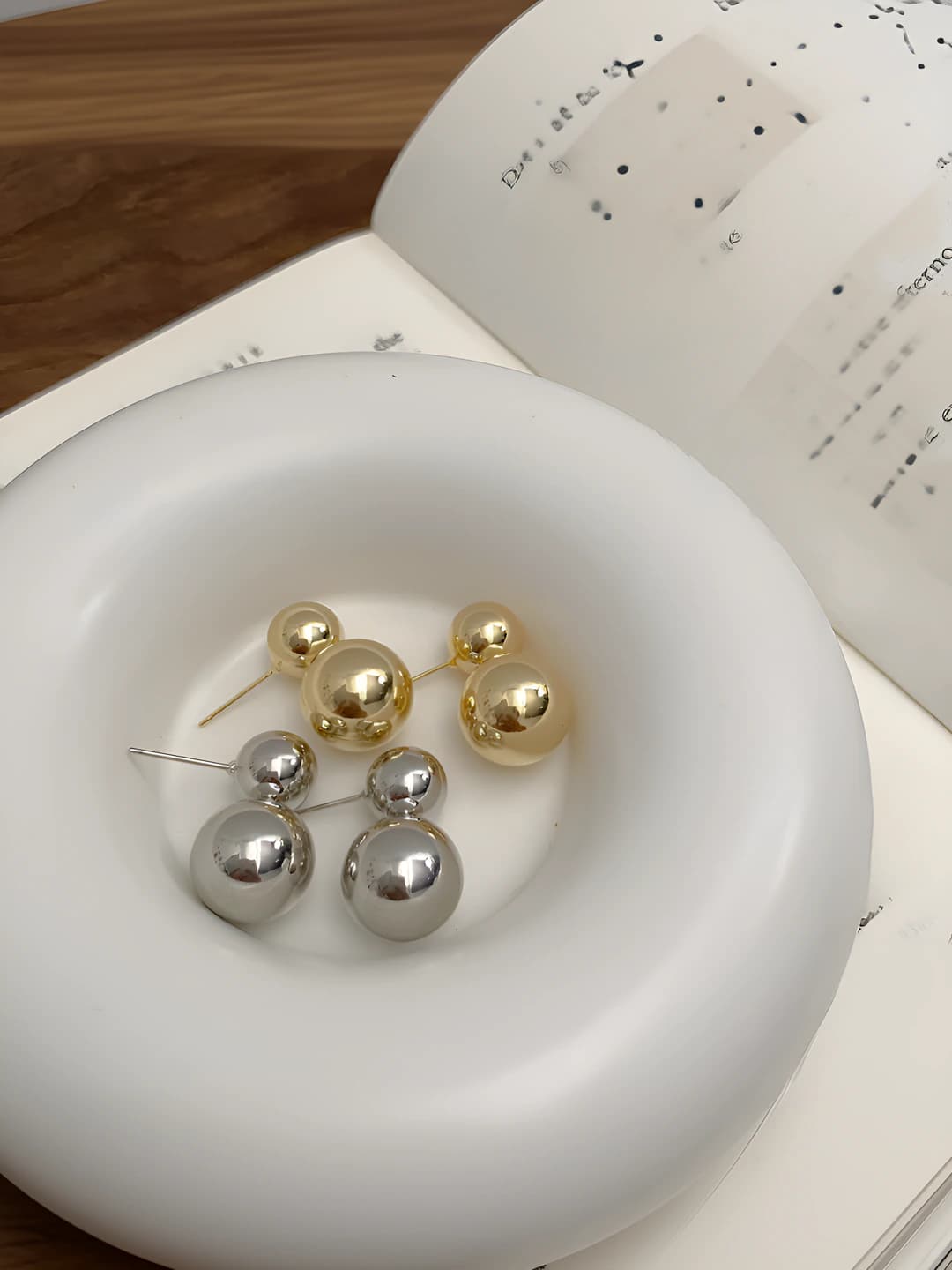 Women's metal round sphere gourd-shaped earrings, copper with real gold plating, ins style, unique design