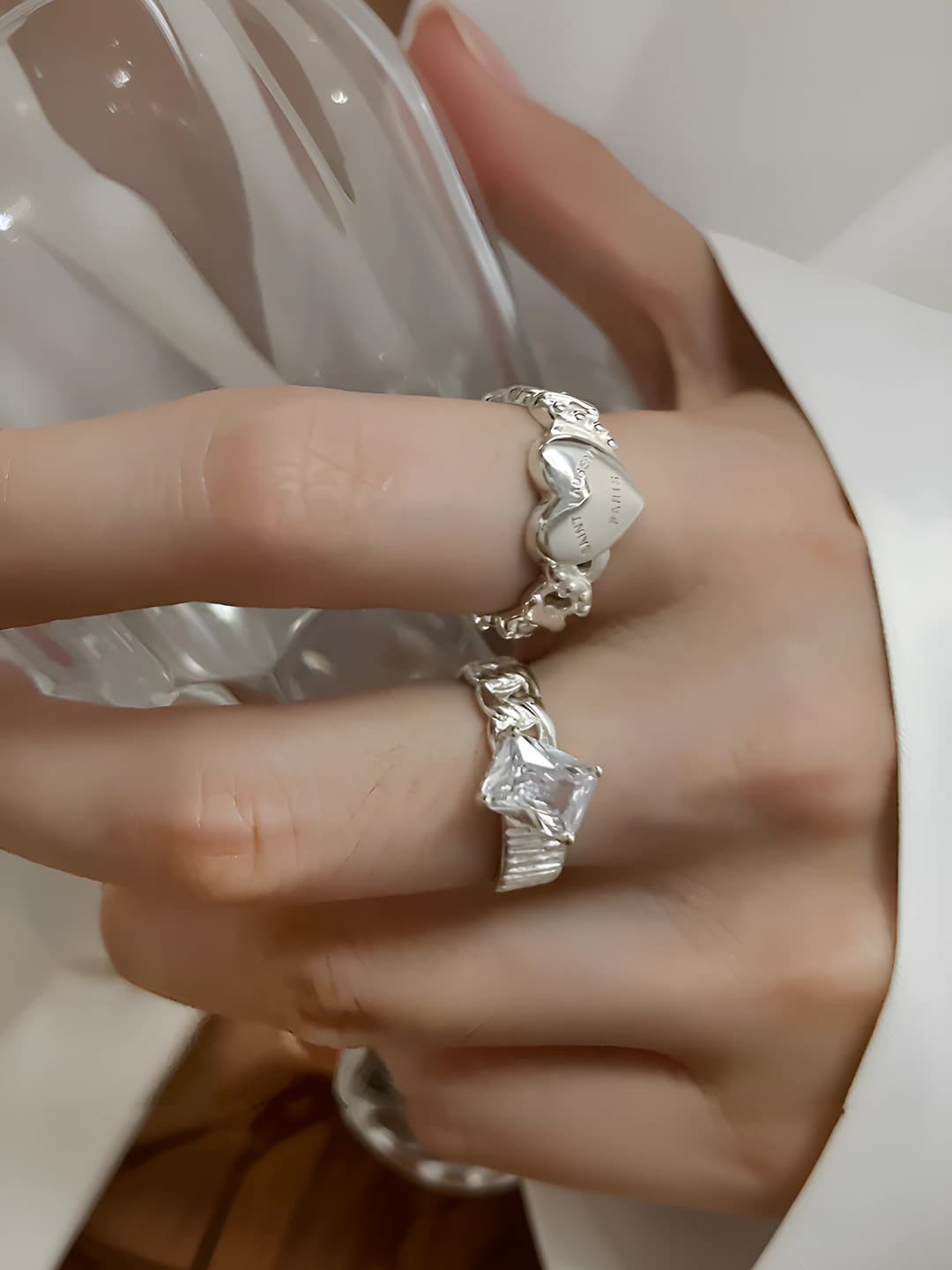 Women's Korean style retro sweet heart letter ring, chain open finger ring
