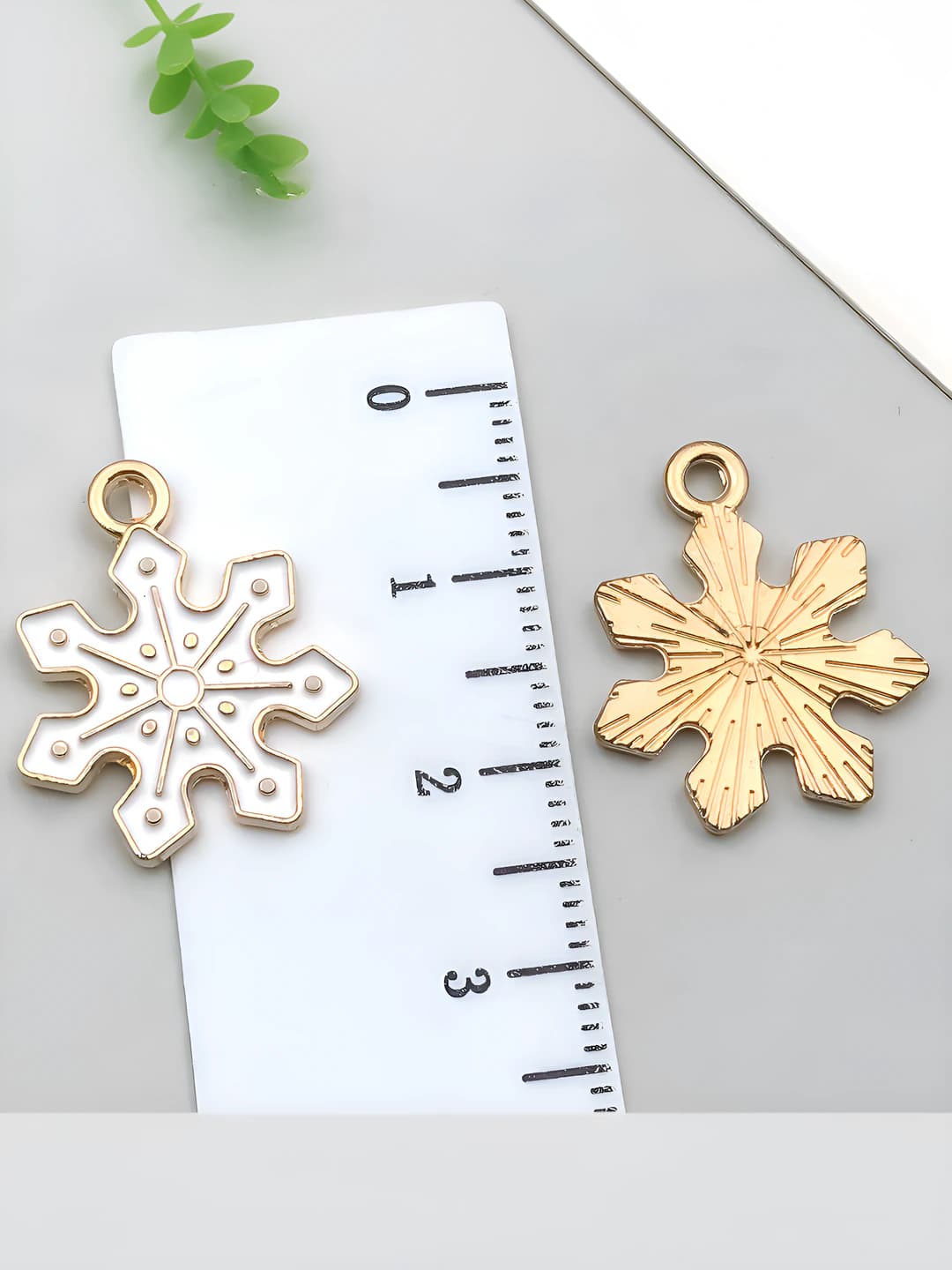 1 шт белый снежинка 17x20mm-1.2g-14288