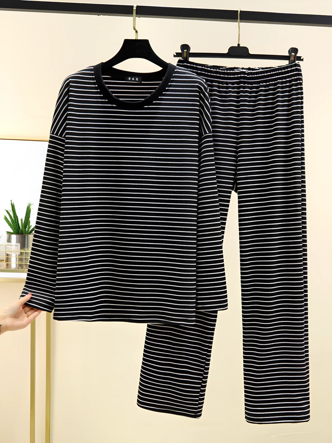 Black wide stripes