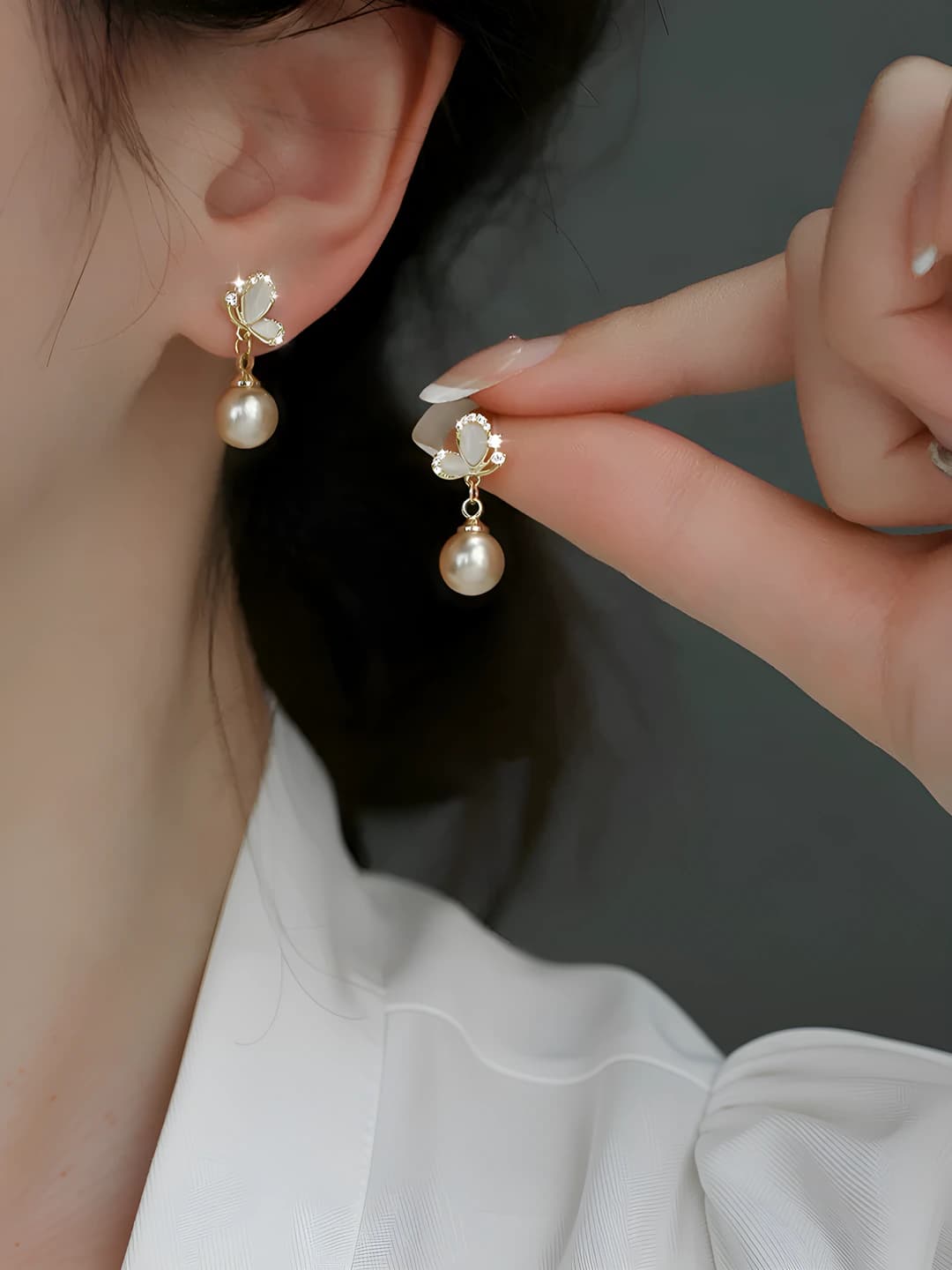 Ayollar uchun koreys uslubida kumush tikanli geometrik shakldagi oq pearl drop earrings