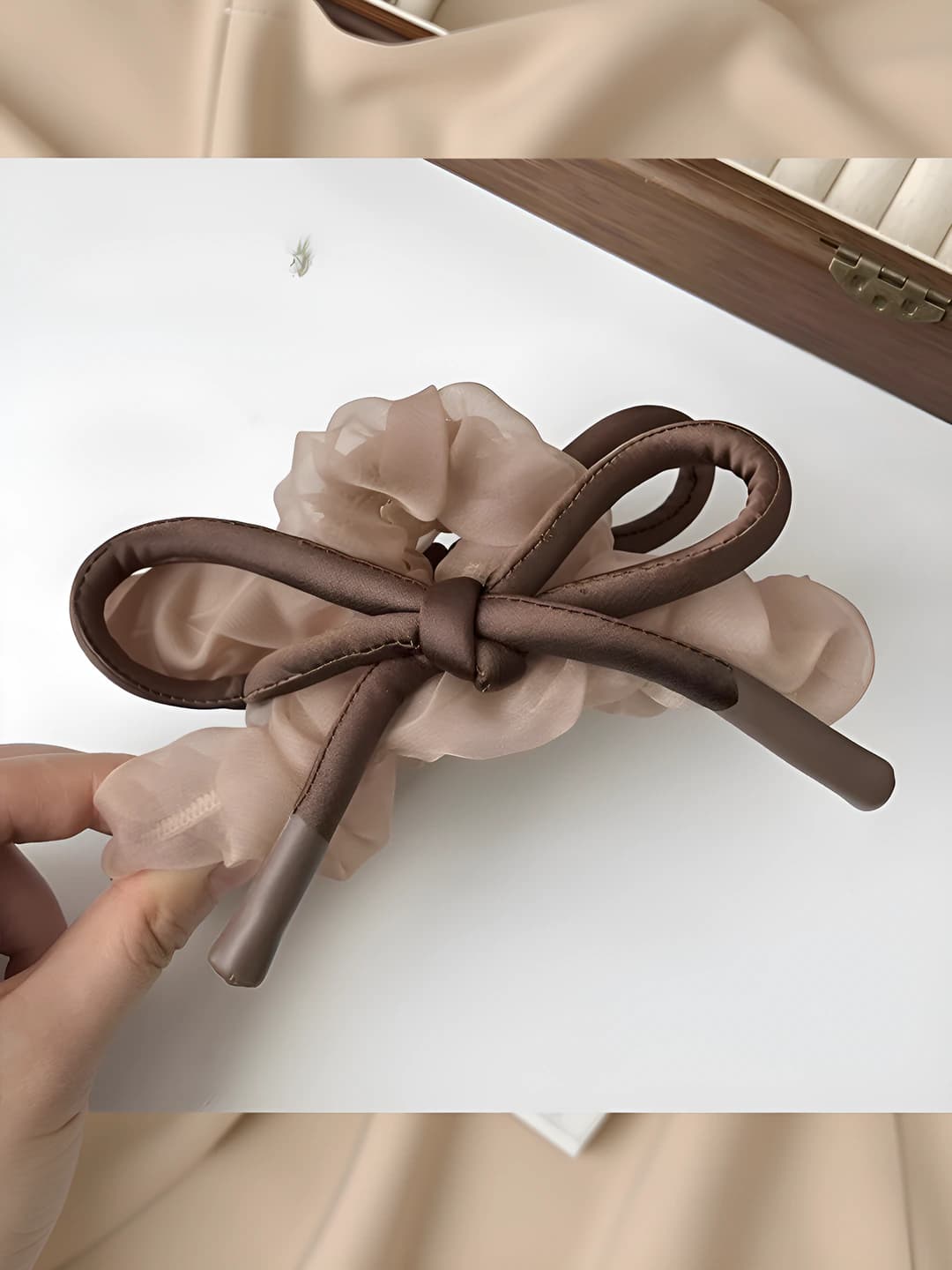 Coffee bow clip