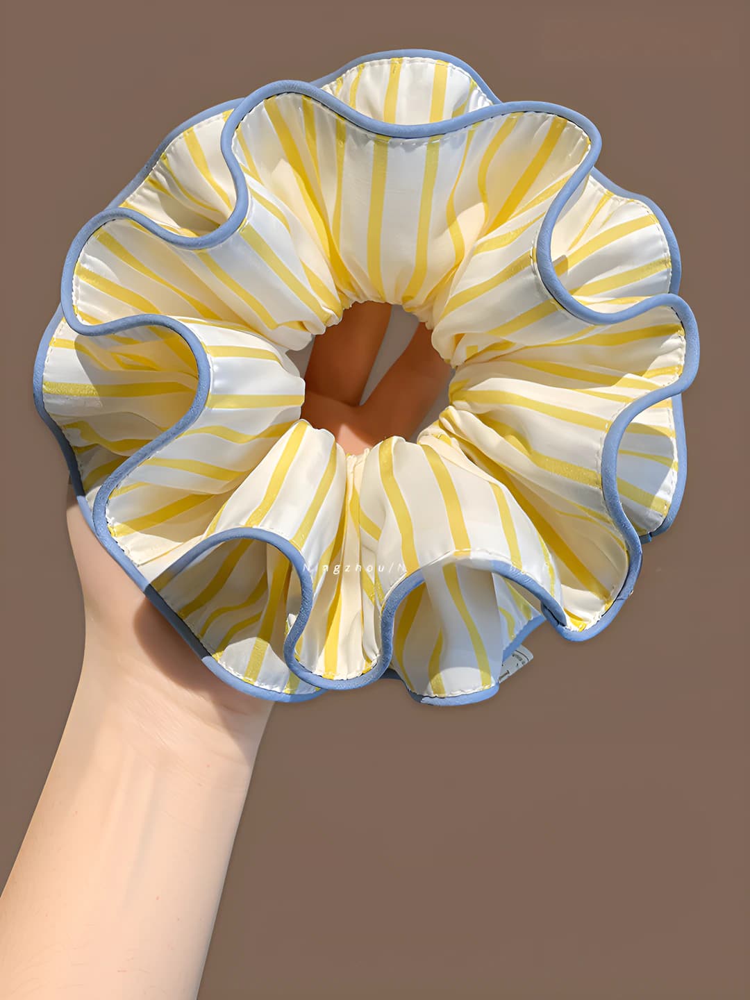Yellow striped ~15 cm