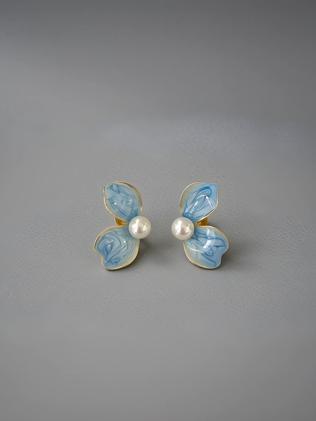 Blue petal pearl studs (925 silver post)