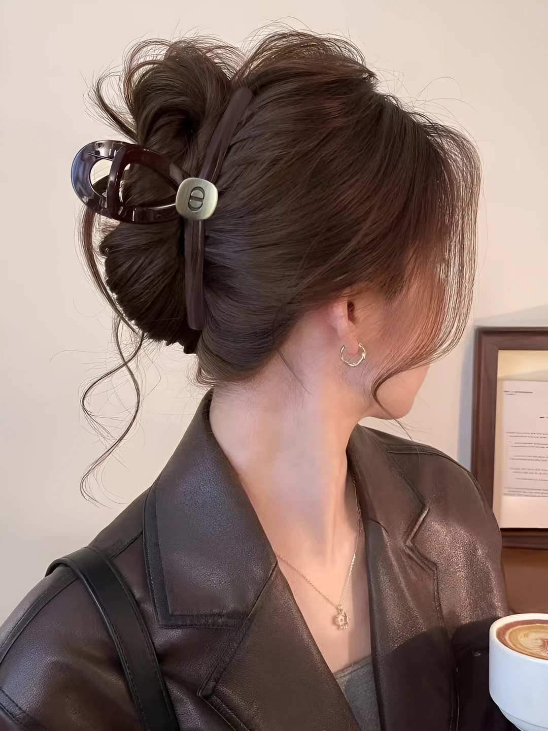 Large letter claw clip