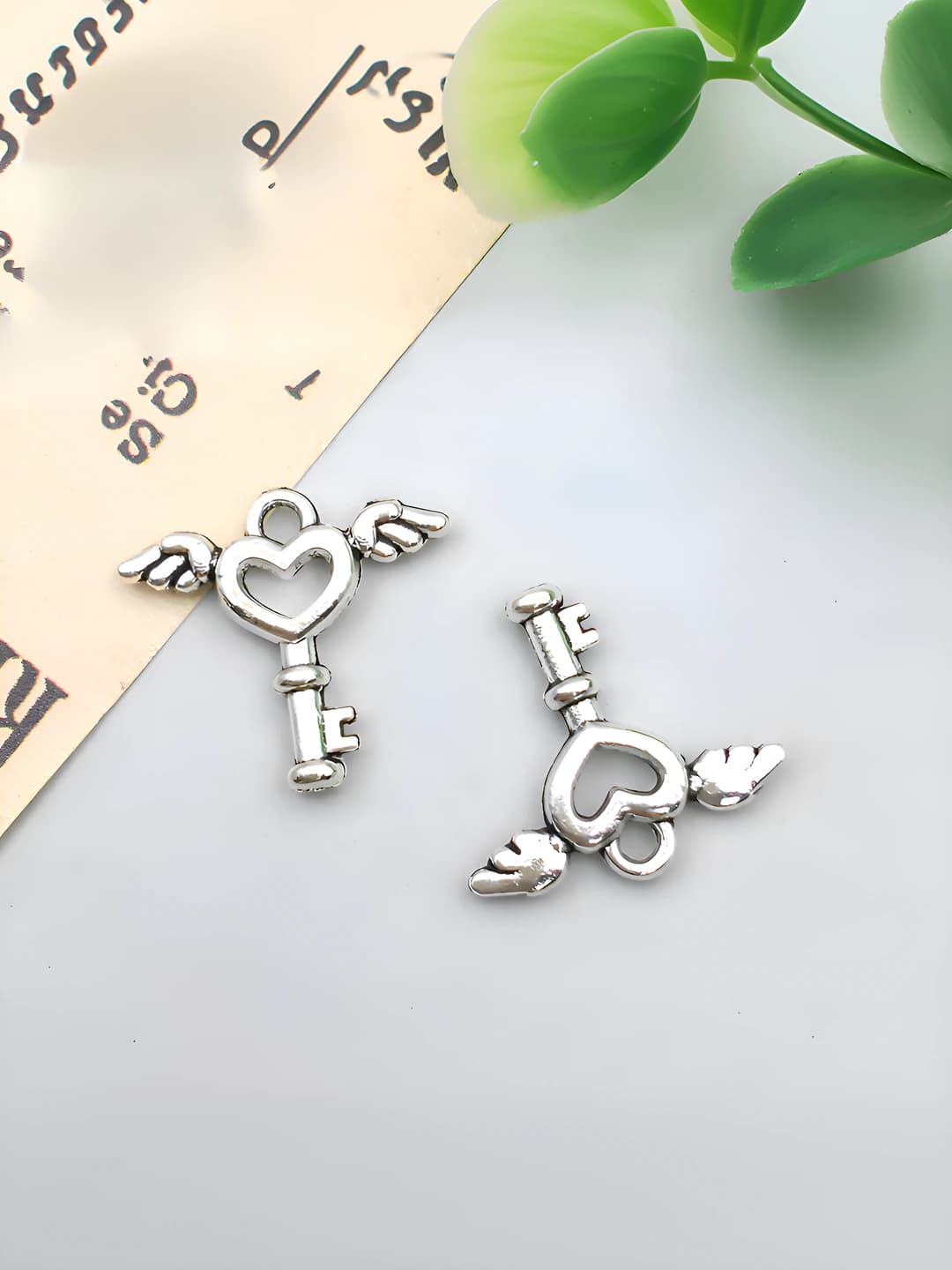 1 pc antique silver winged heart key 15x15mm-0.7g