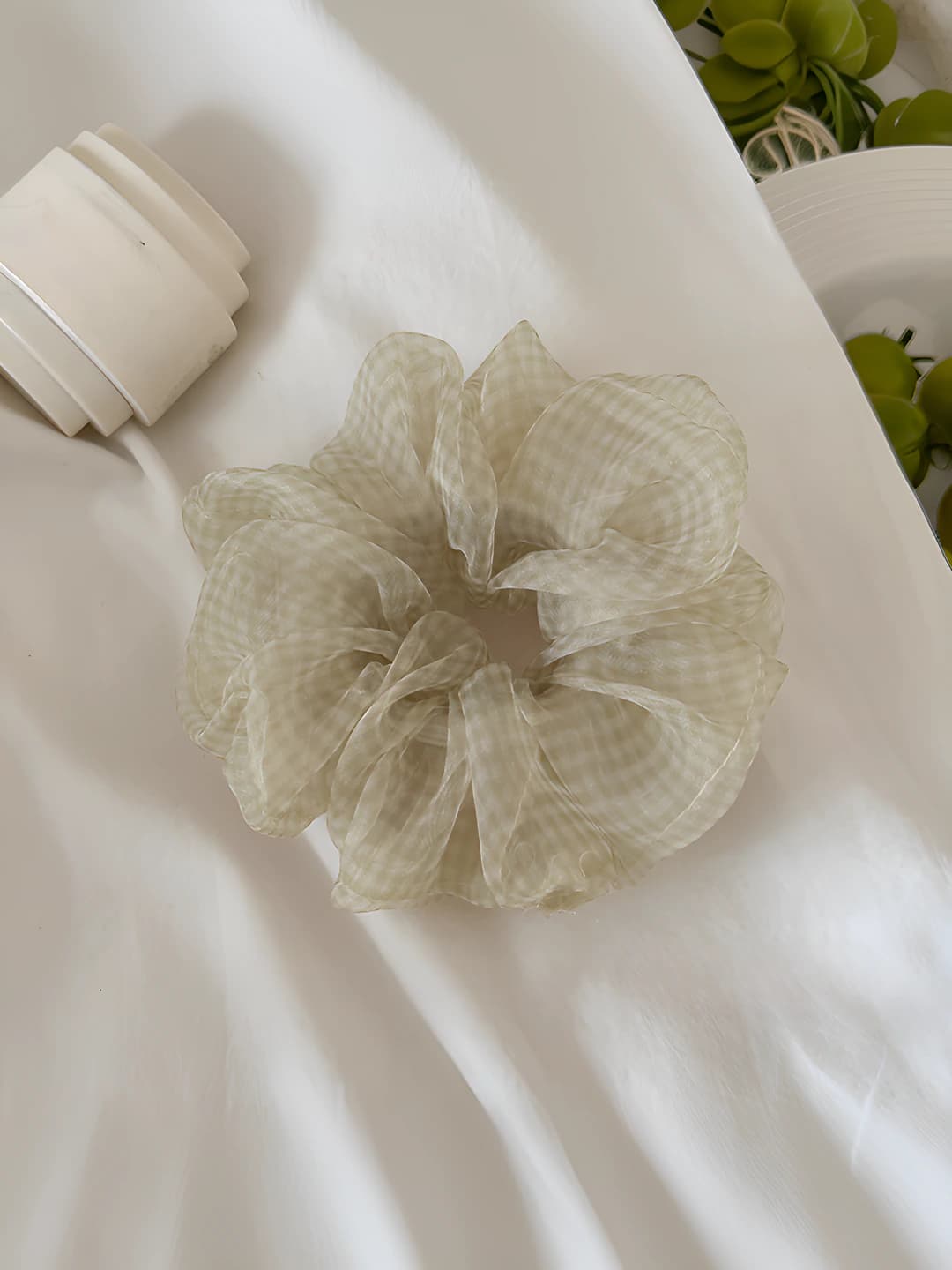 Beige hair tie