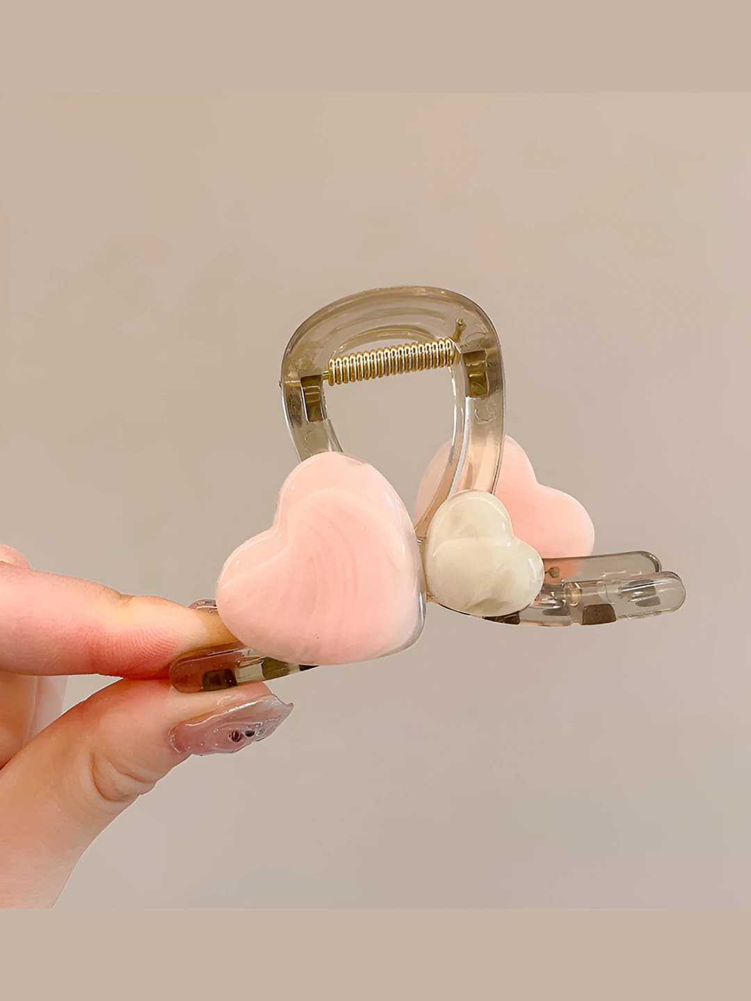 Medium clear heart clip 8 cm