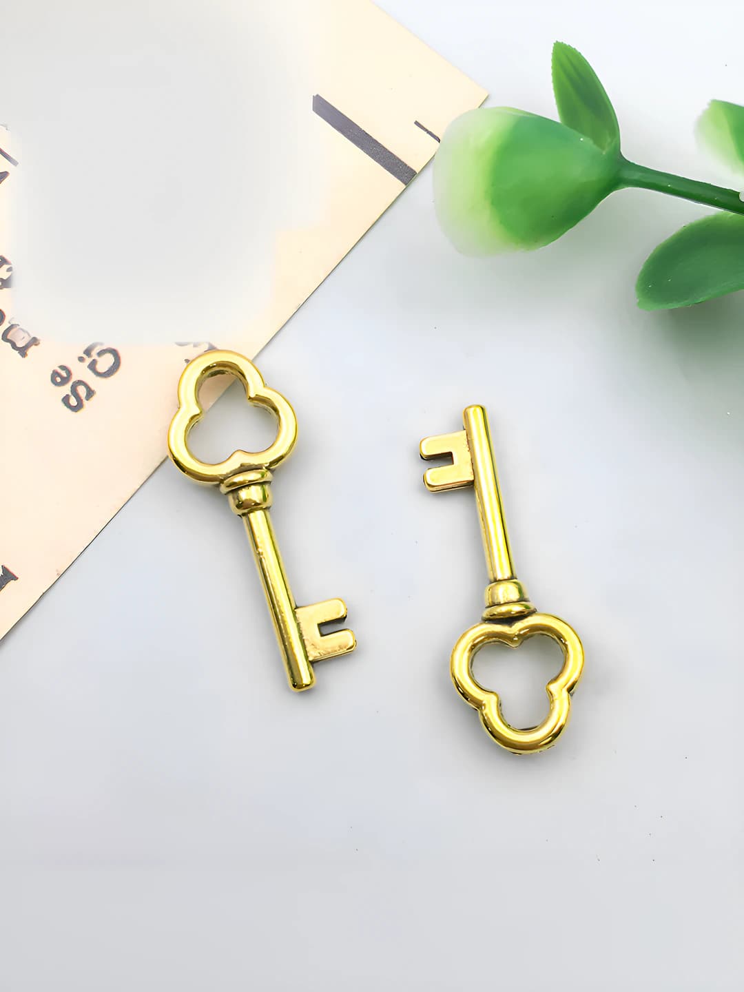 1 pc antique gold key 22x9mm-0.9g