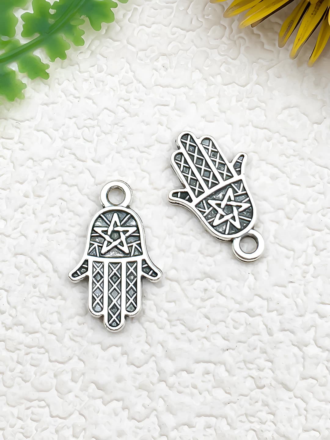 1 pc Hamsa hand 5x16mm-0.5g