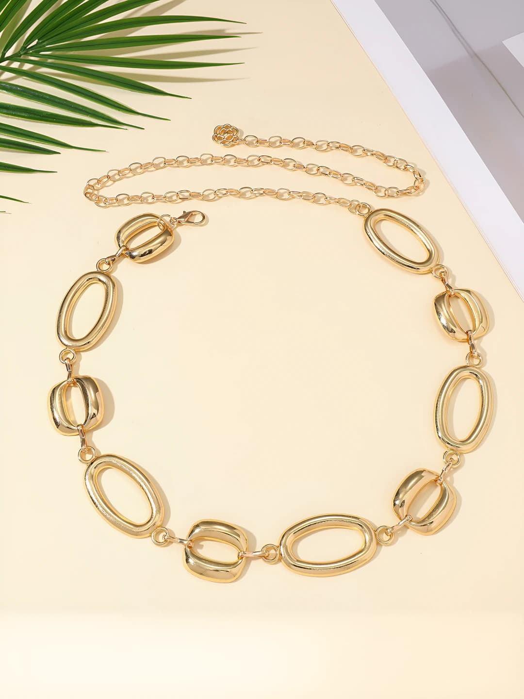 39# Gold geometric oval