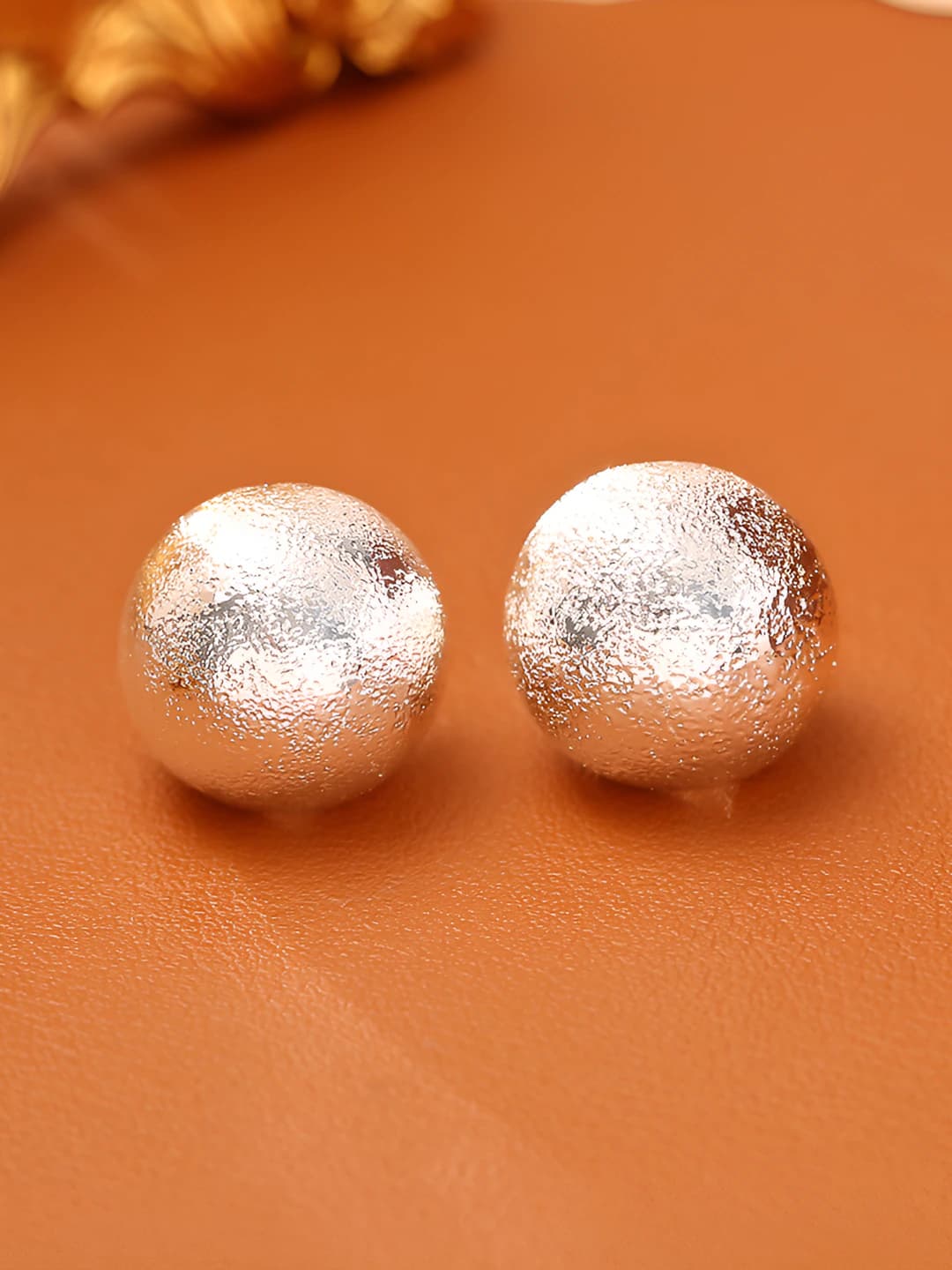Silver studs (S925 silver)