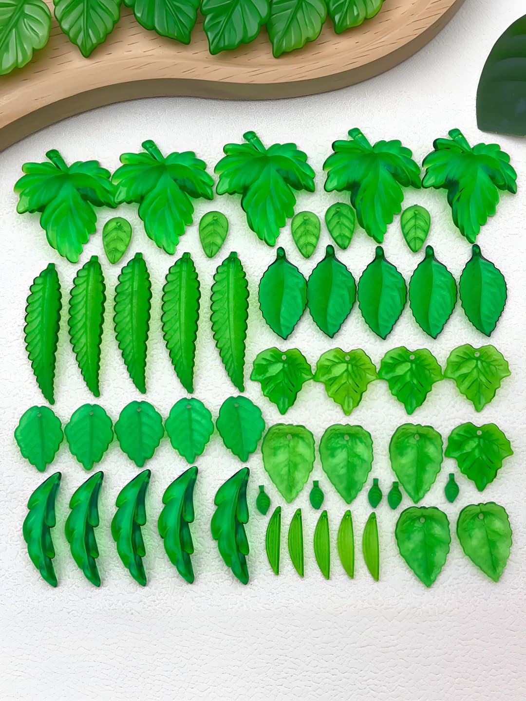 50 pc mixed dark green leaf set-10 types-36.5g