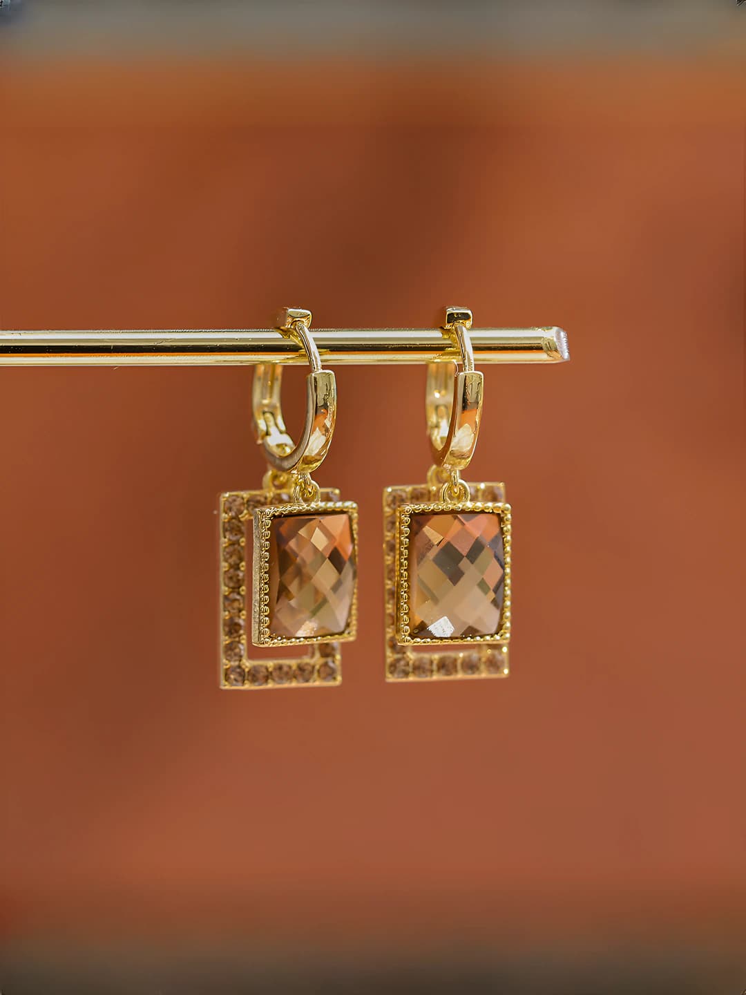 Women's earrings: 18K gold post, artificial crystal, geometric shape, zircon set, retro style