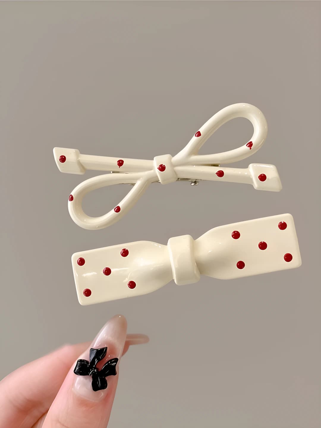 1# White polka dot pair 5cm