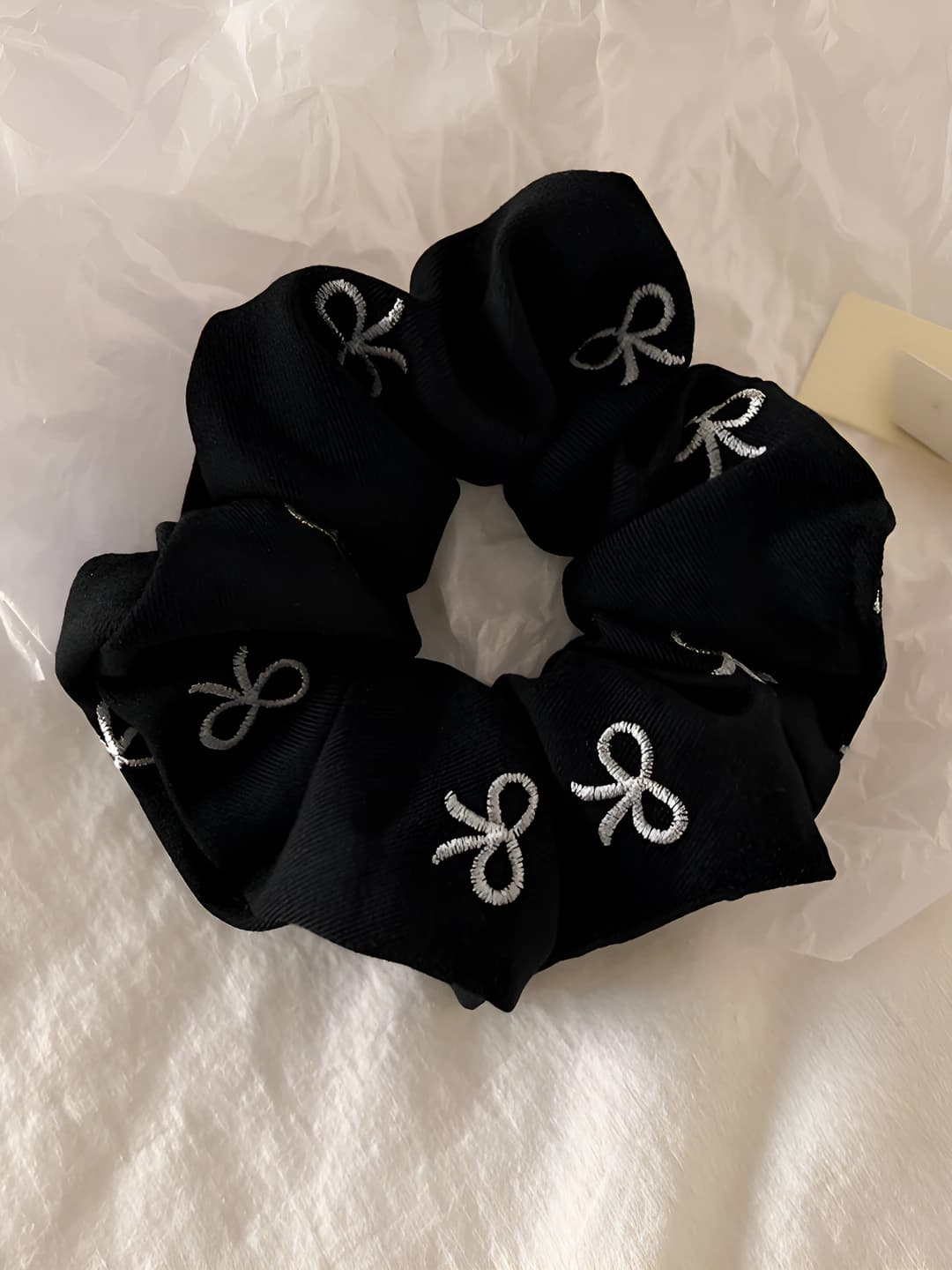 Black hair tie