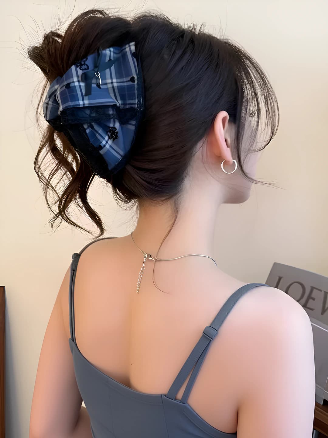 Women's hair clips and combs: 2026 new model, Korean style sweet plaid triangular hair claw clip, ins style versatile shark clip