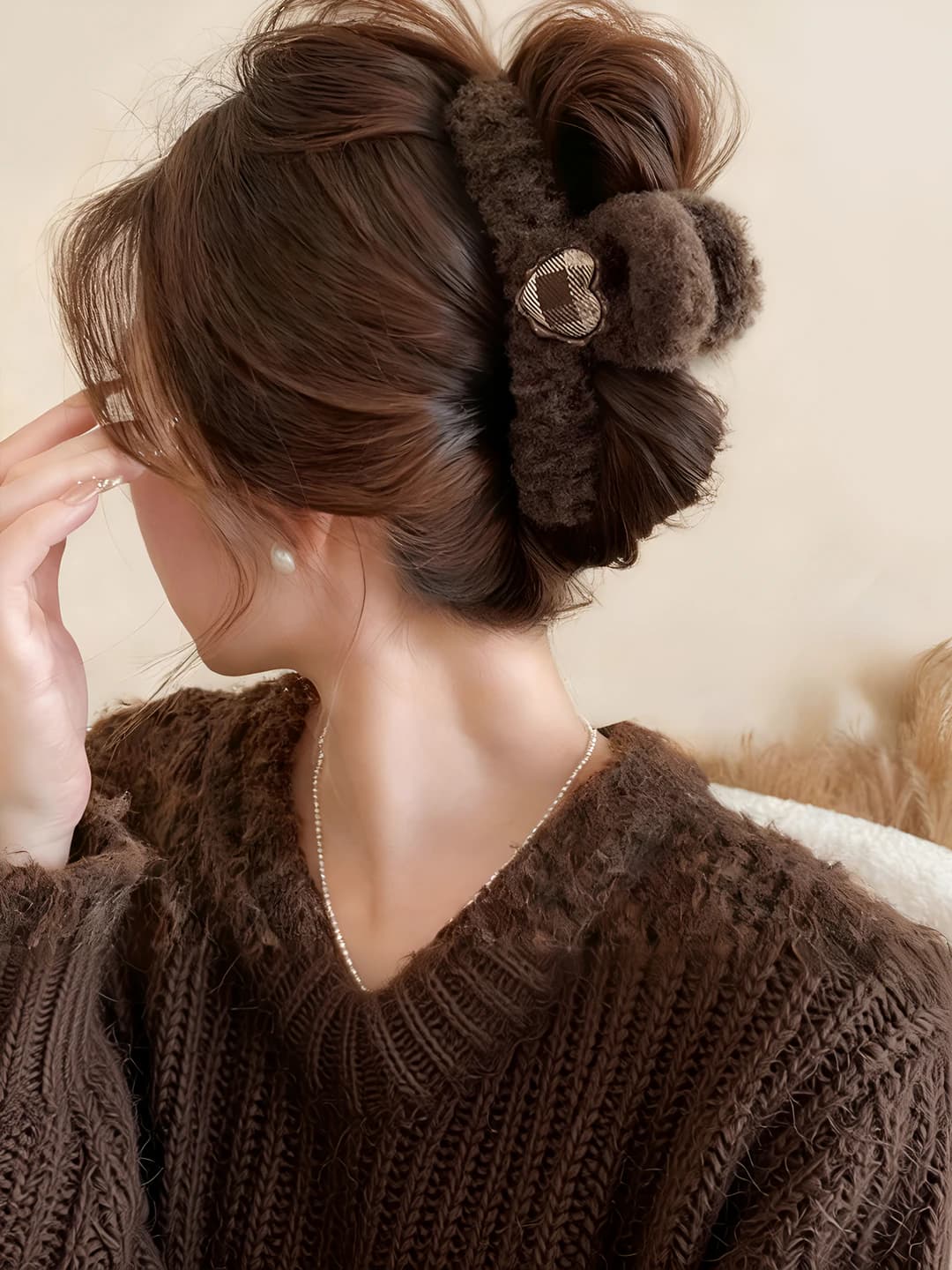 Coffee double-sided heart fur clip