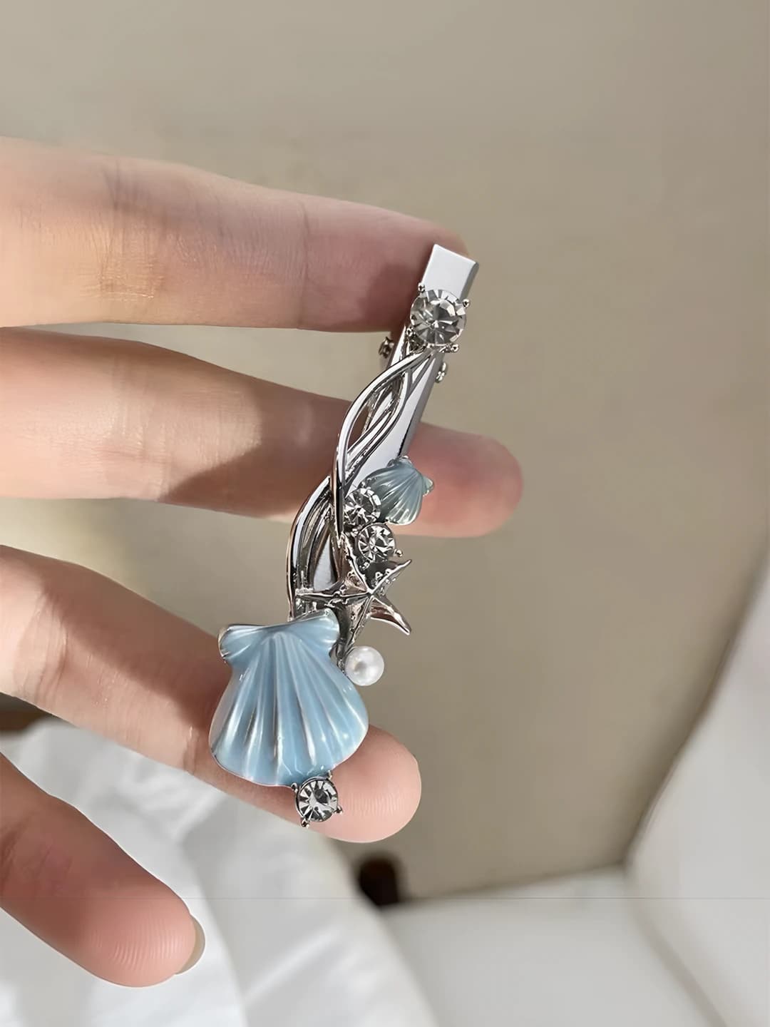 Shell pearl hair clip