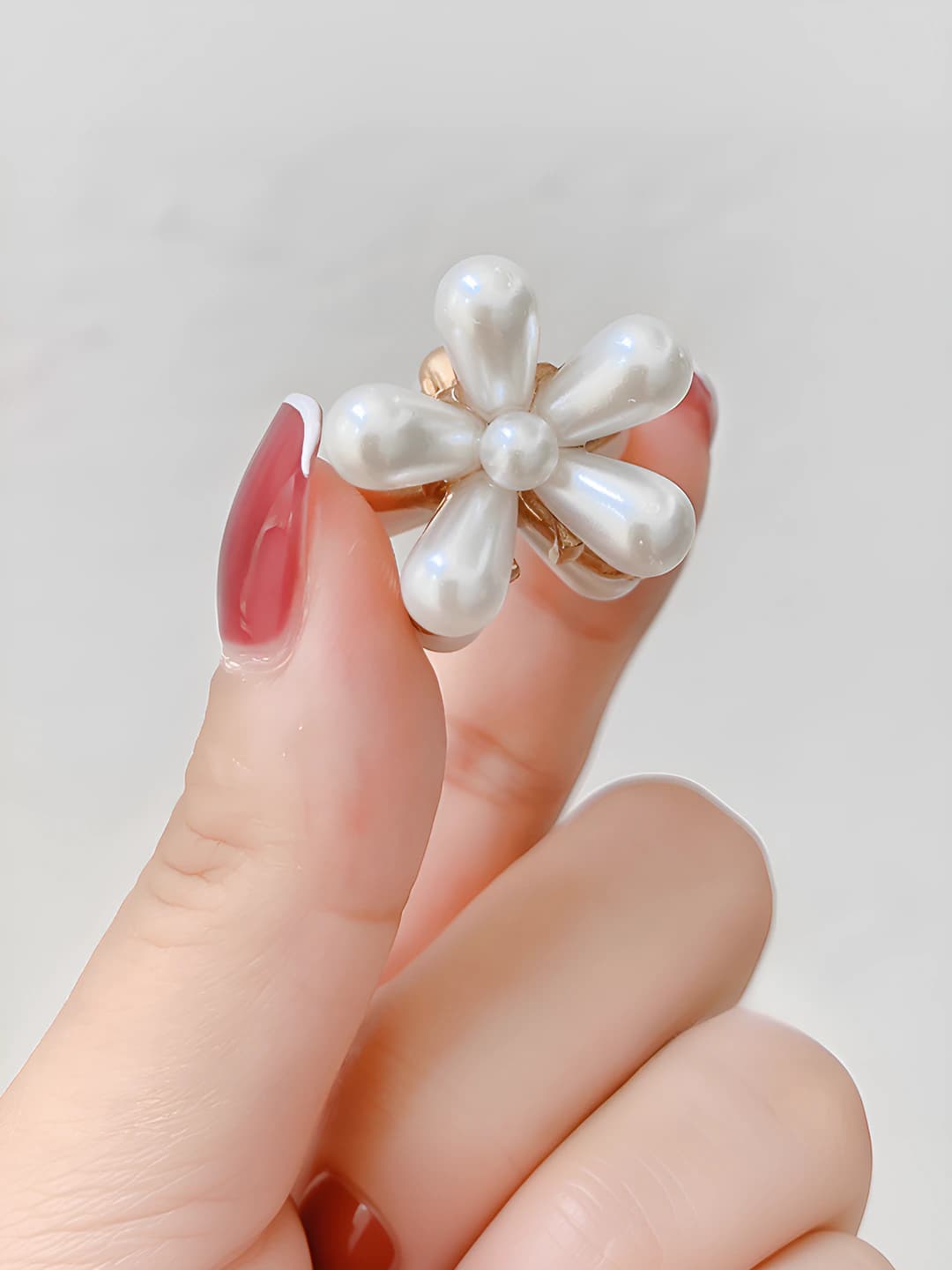 82# Pearl clip