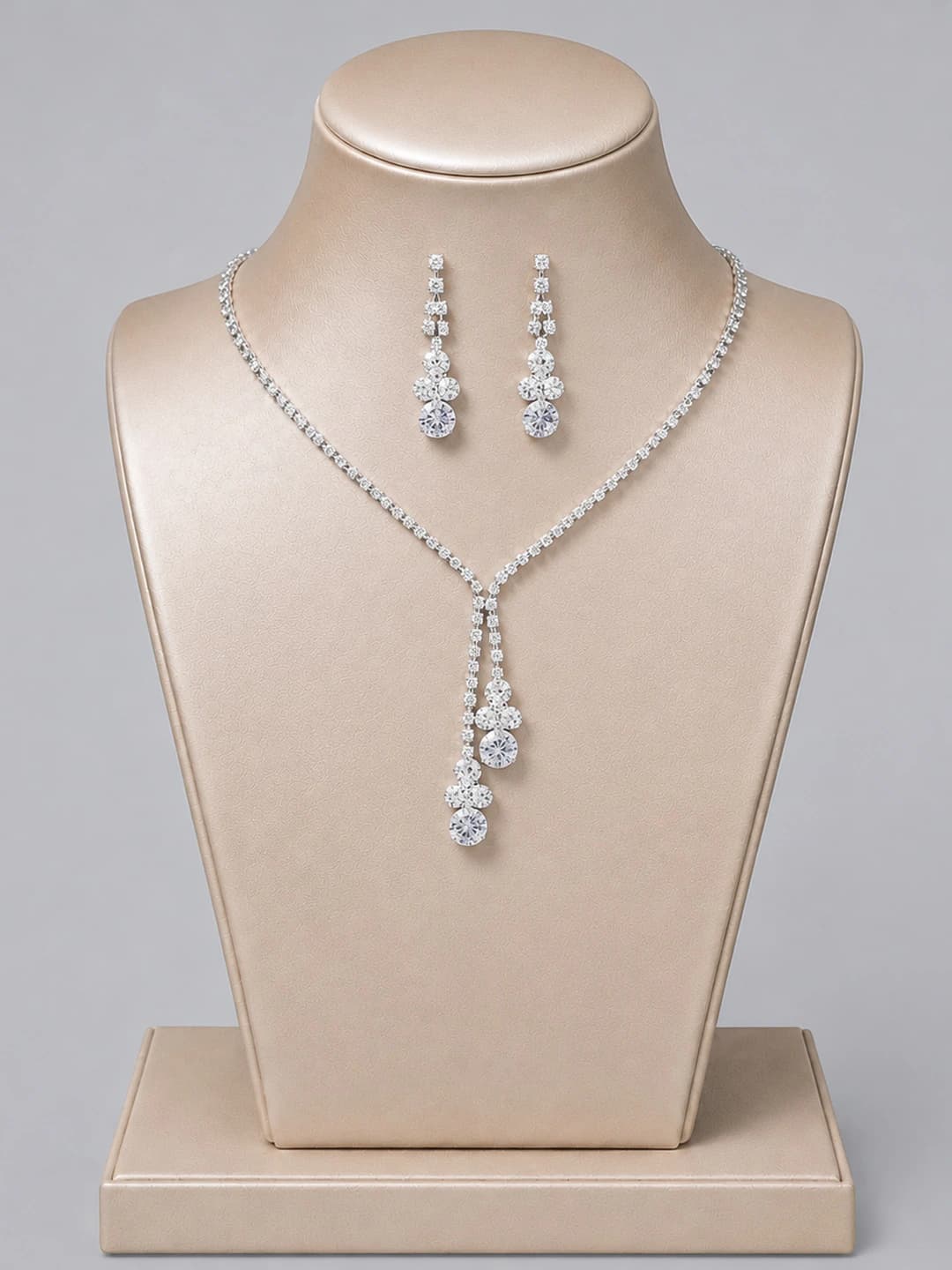Silver floral design necklace set