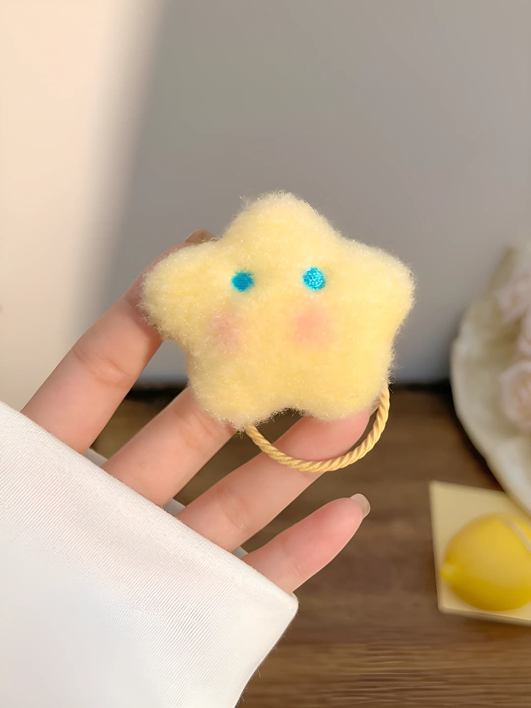 Star hair tie