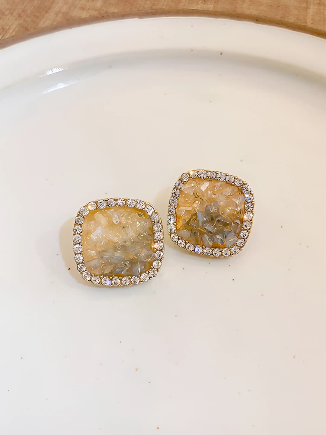 Silver pin, gold, square