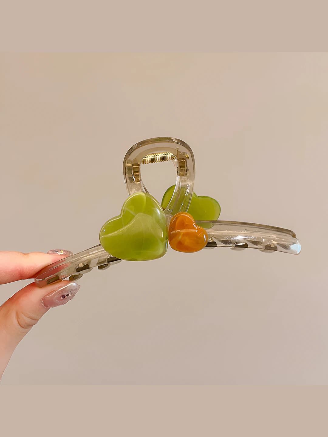 Large, light green, clear 13 cm