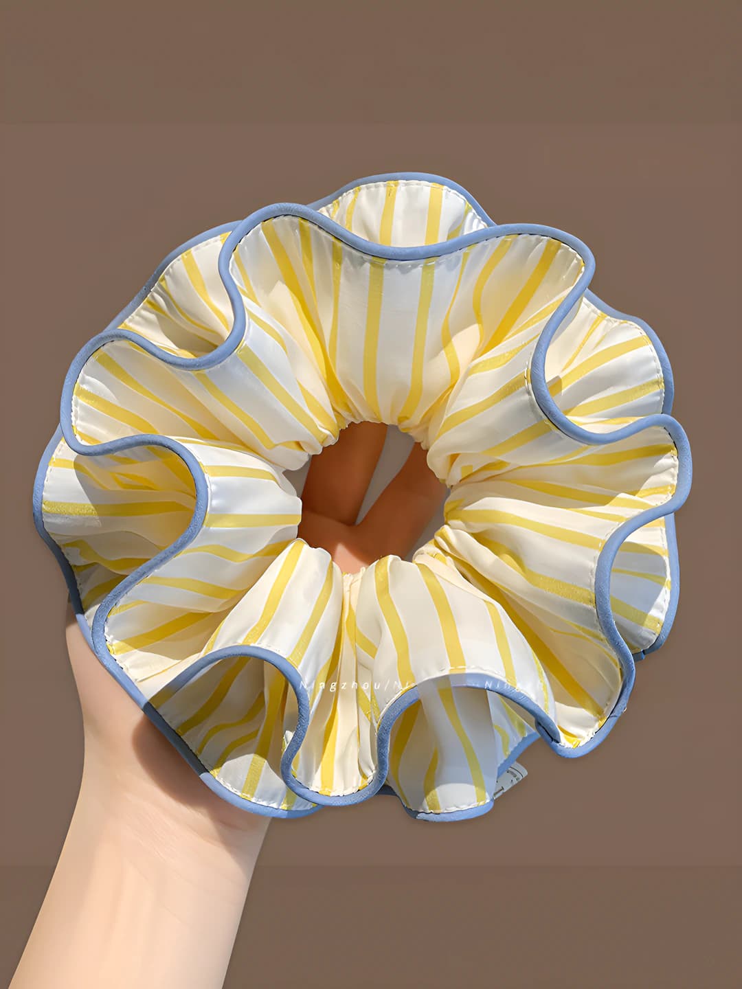 Yellow striped ~15 cm