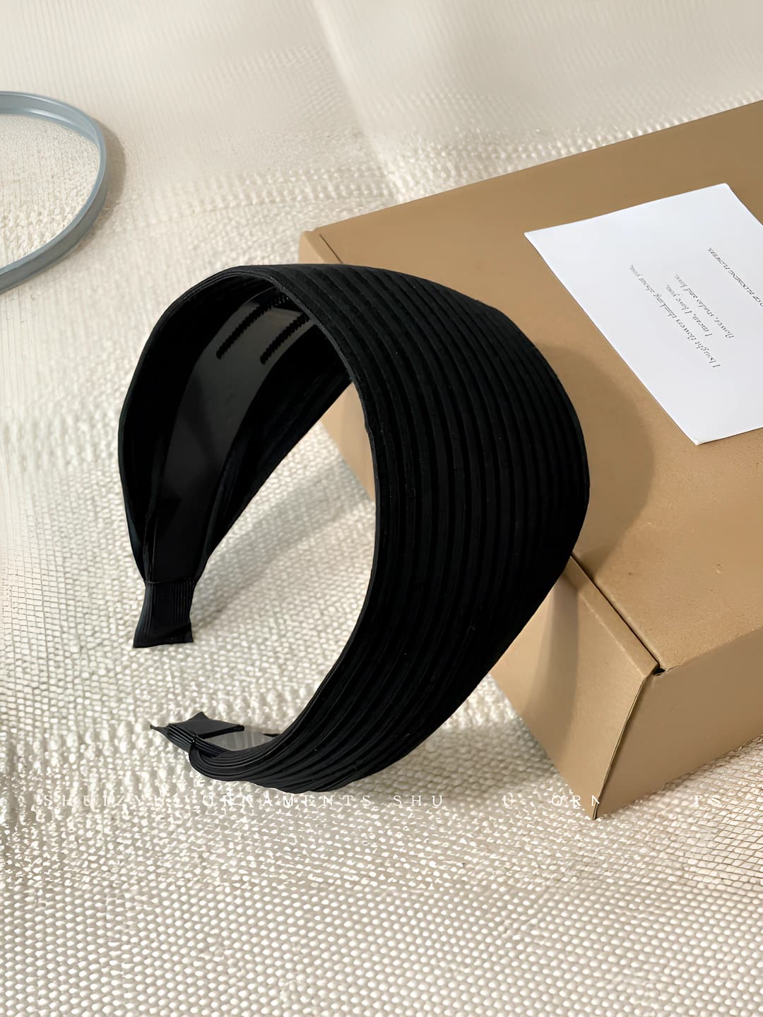 Black, width 8 cm