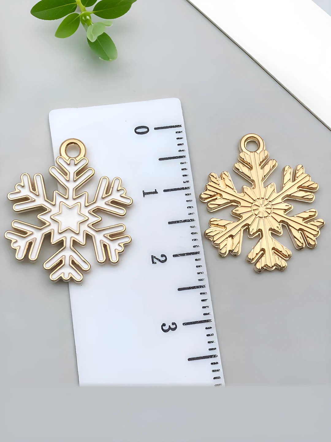 1 шт белый снежинка 18x22mm-1.3g-18062