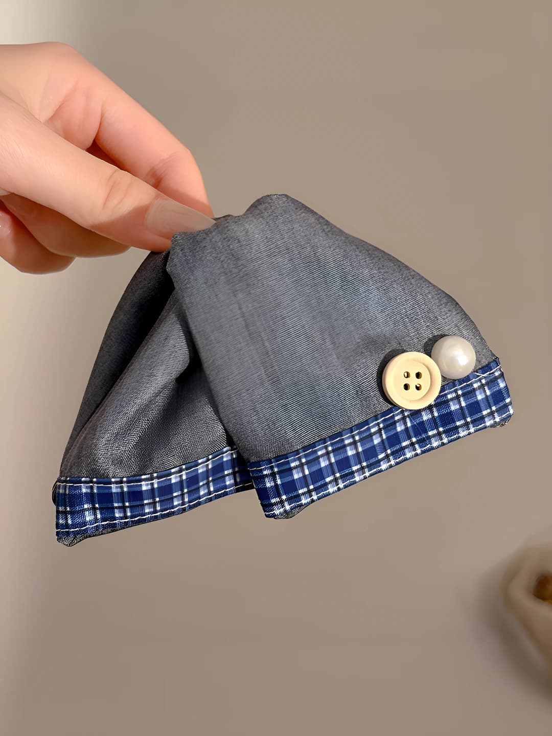 3# Grey-blue plaid triangle claw clip ~12.5cm