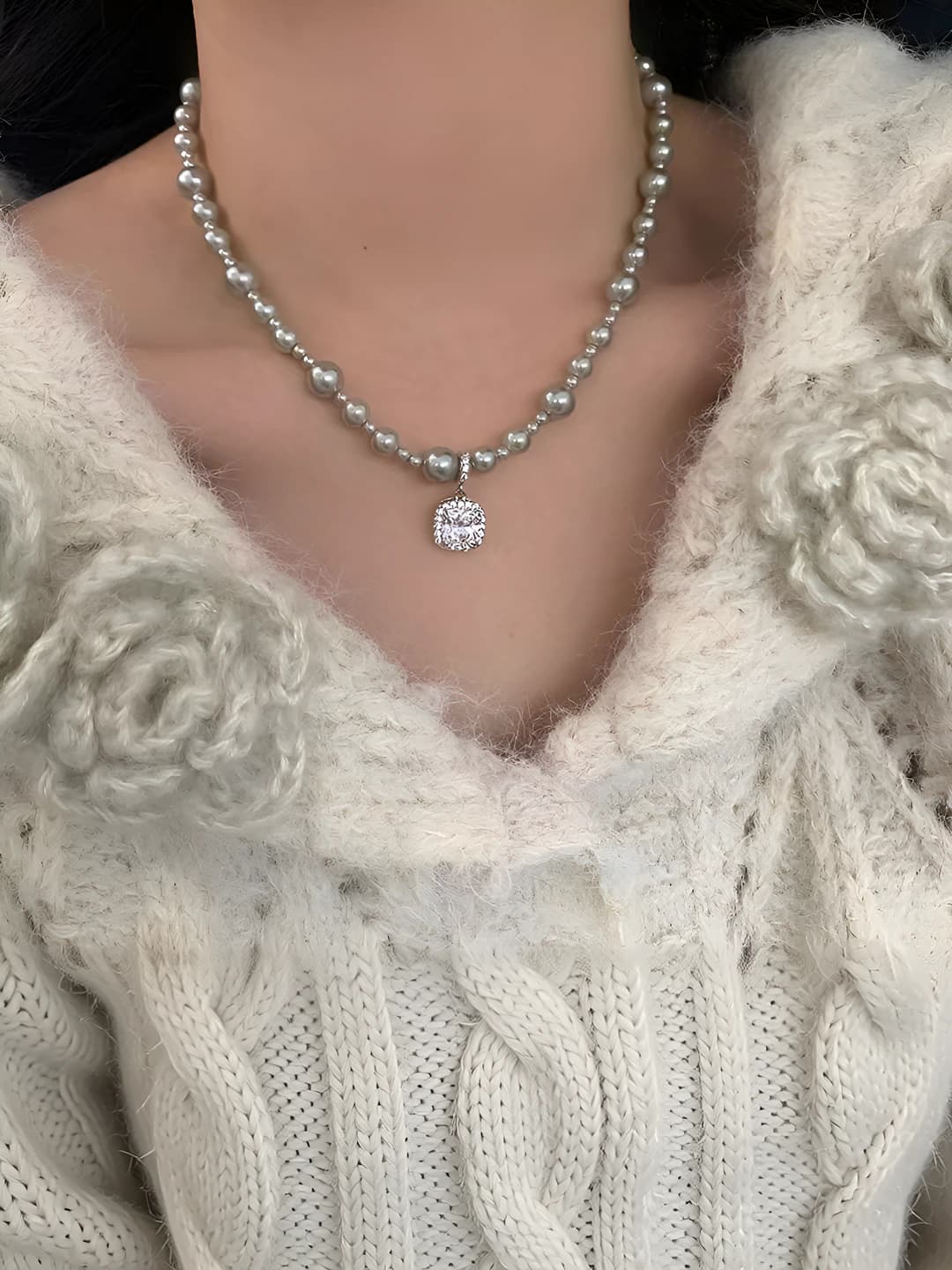 Pearl cube necklace (alloy)