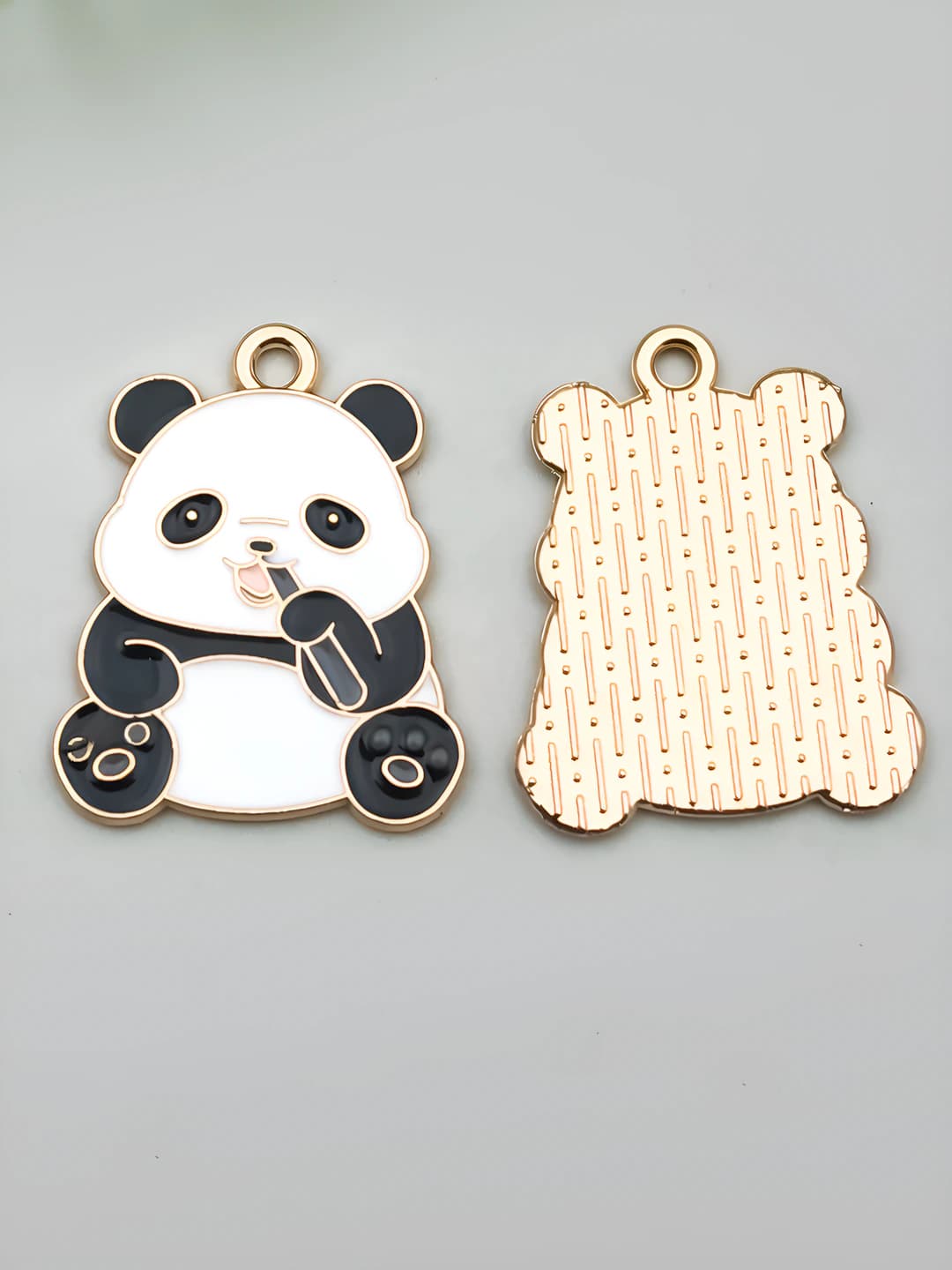 1 dona Bambuk yeyotgan panda 26x20mm 1.8g