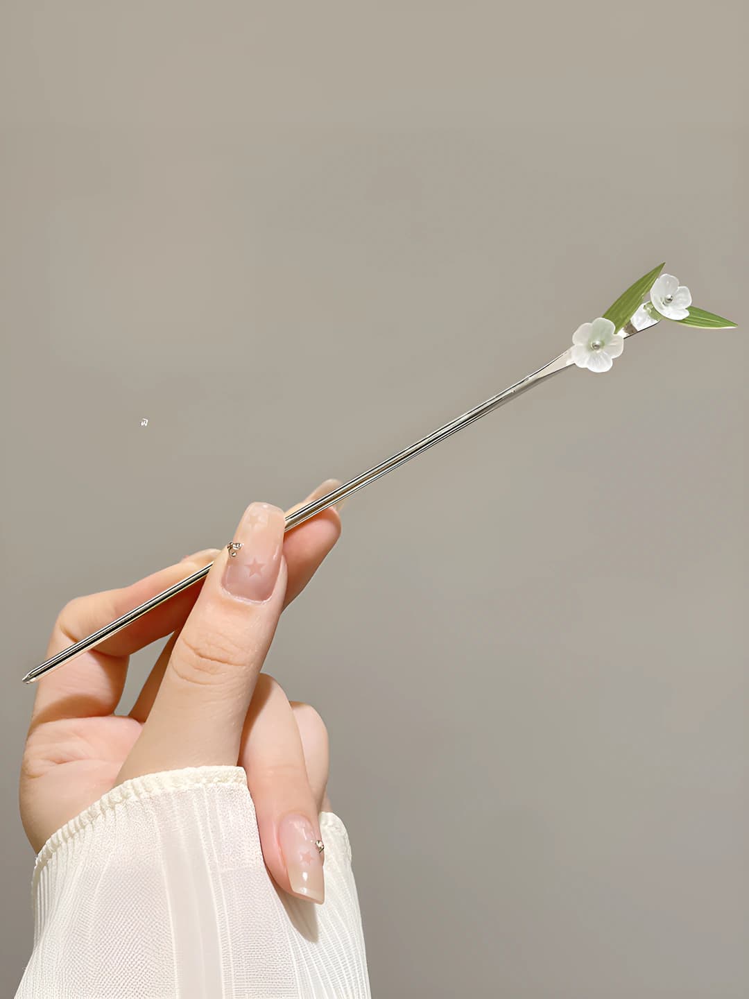 Gold shell flower tassel hairpin