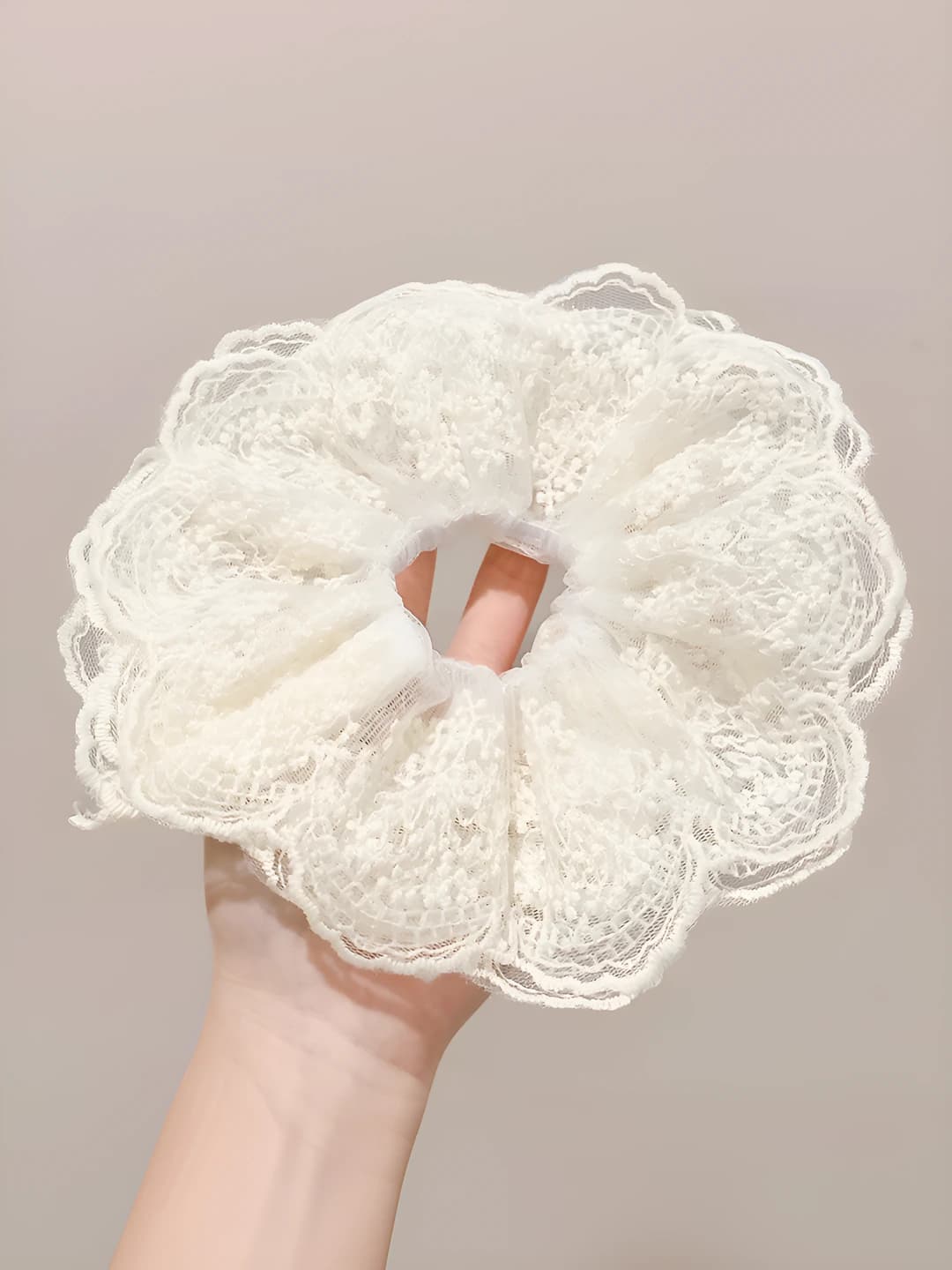3# Lace off-white 4 layers 18 cm