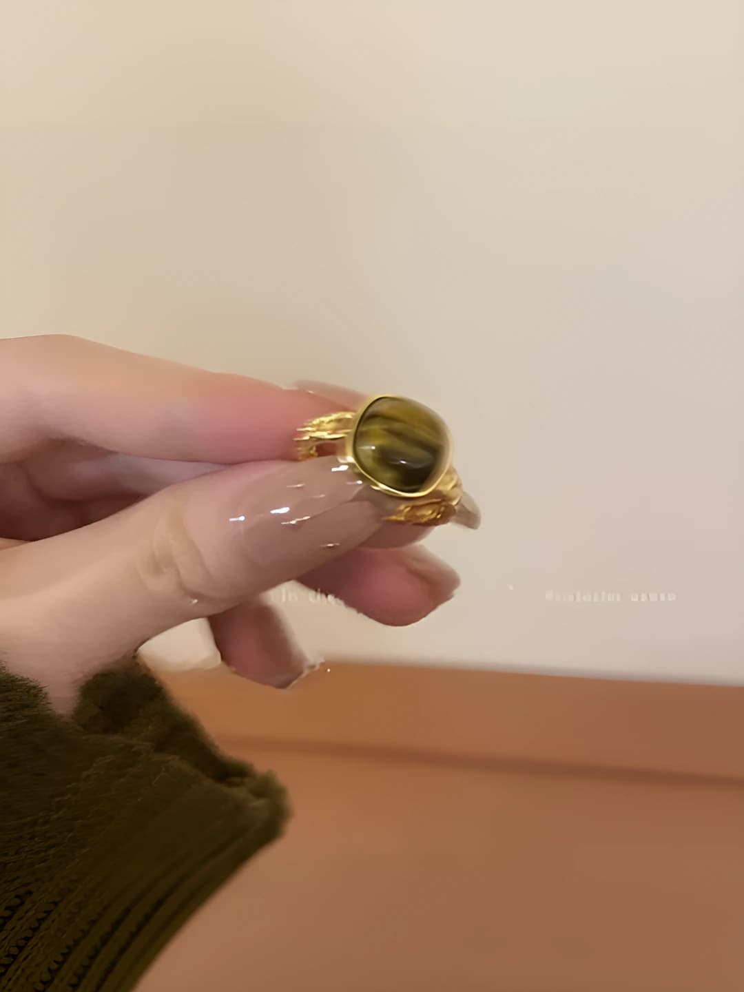 Amber rang halqa
